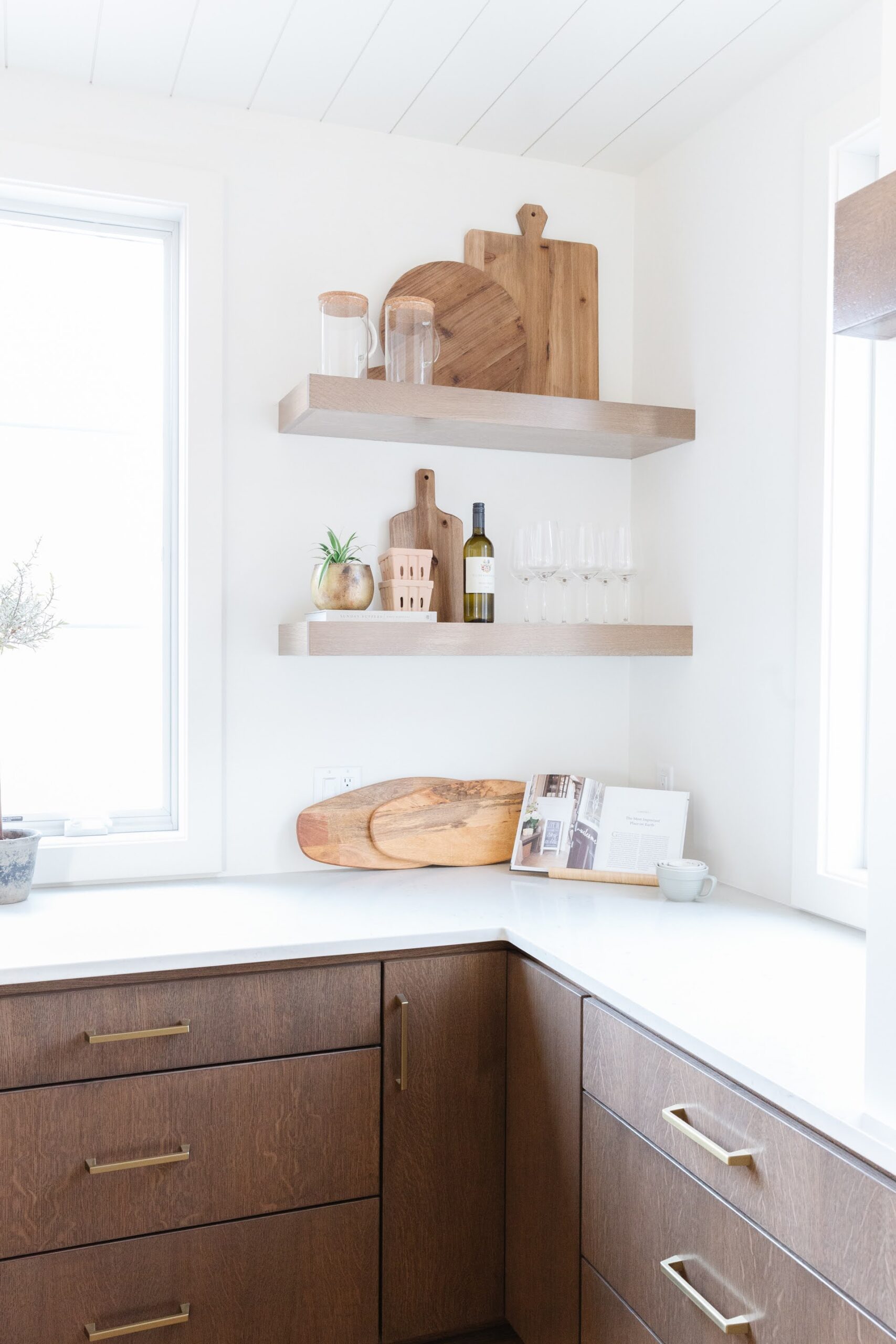 HOW TO STYLE KITCHEN OPEN SHELVES